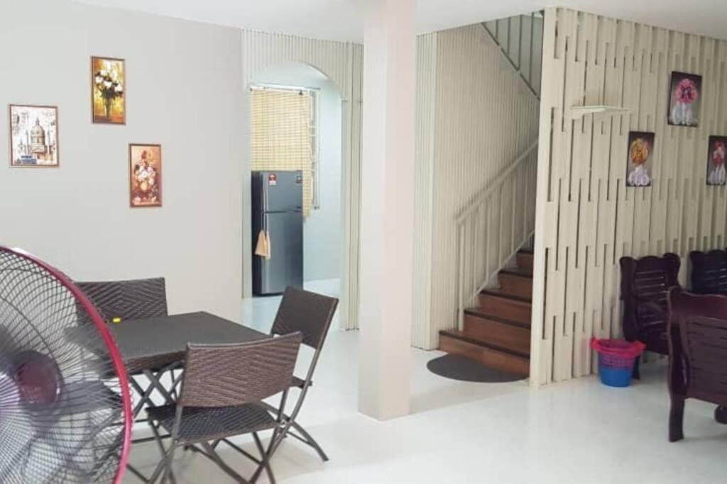J & I Homestay Sibu Exterior foto