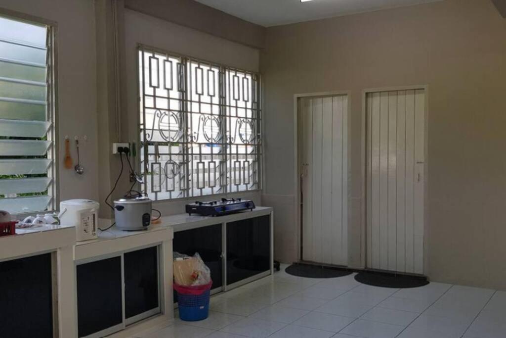 J & I Homestay Sibu Exterior foto