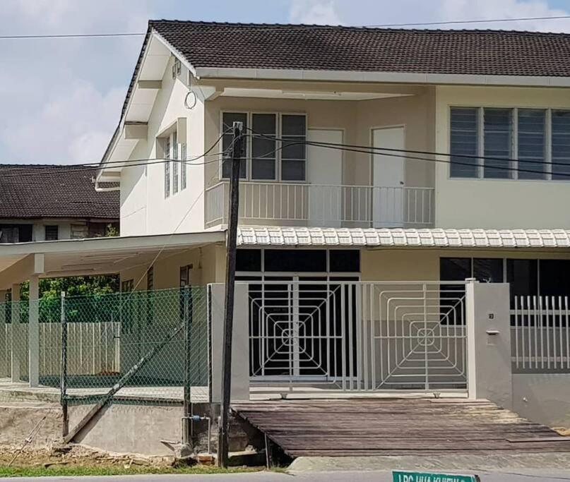 J & I Homestay Sibu Exterior foto